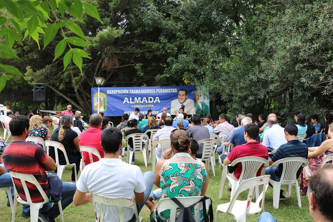 Almada habló de política junto a su militancia.