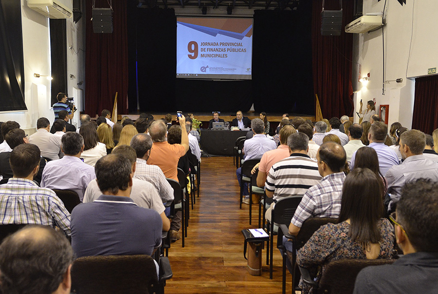 La jornada fue organizada por la Dirección de Relaciones Fiscales con los Municipios.