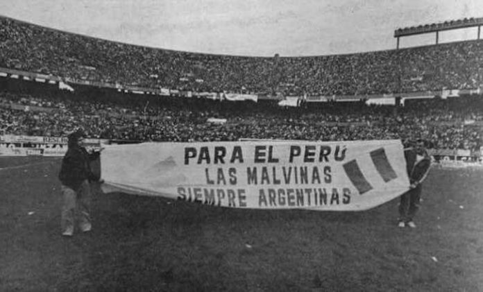 Agradecimiento al pueblo peruano por su solidaridad durante el conflicto de Malvinas.