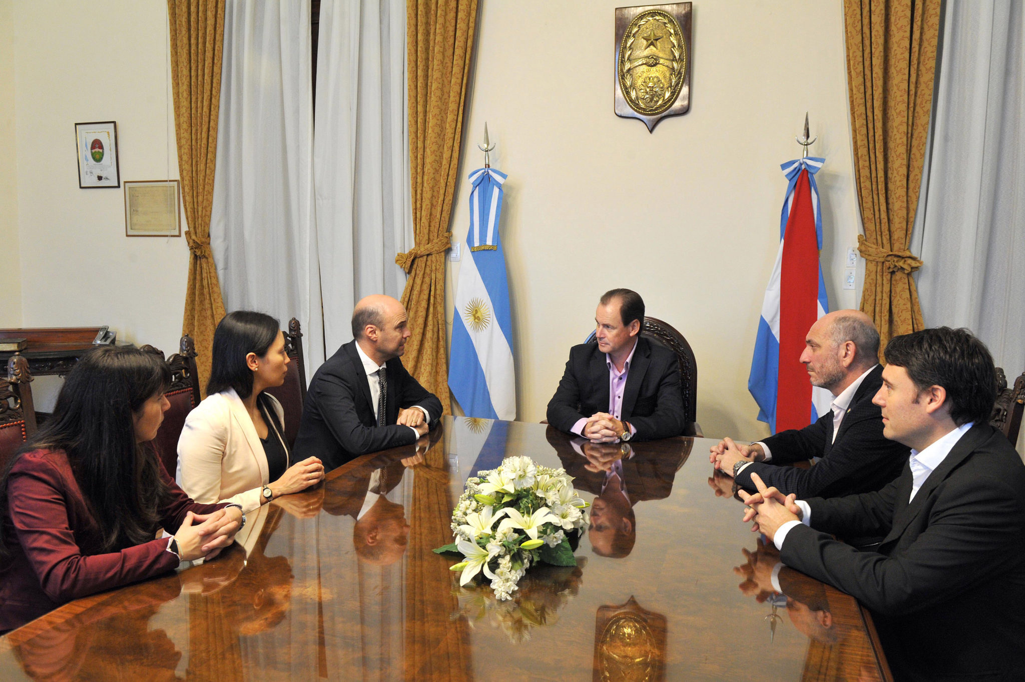 Bordet recibió autoridades de Salud de Colombia que se interesaron por Domínguez Lab.