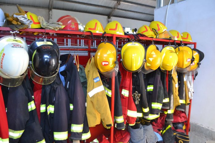 Transfirió un total de 280.000 pesos a las asociaciones de bomberos voluntarios de la provincia.