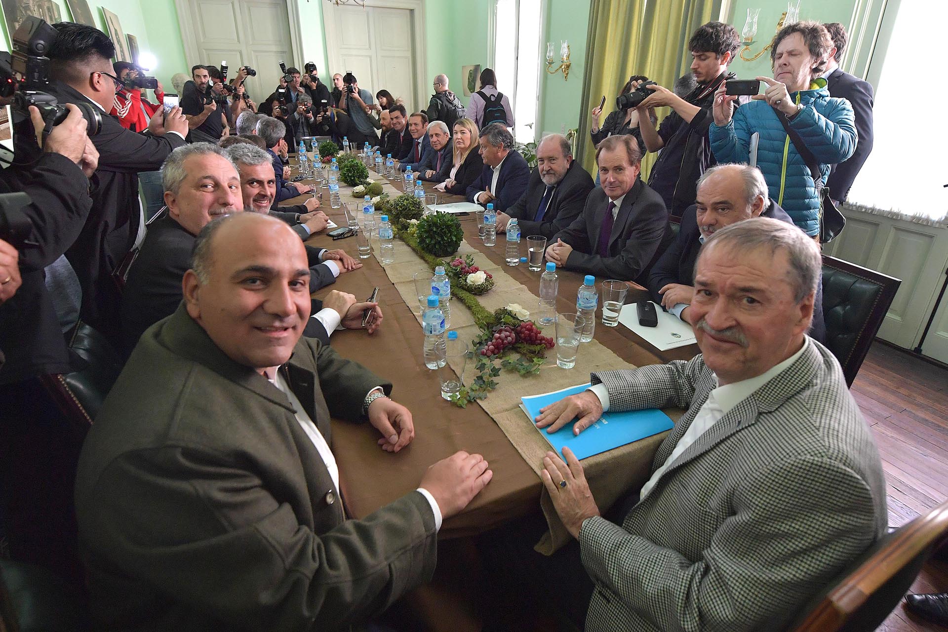 Reunión de gobernadores para debatir el reclamo de Buenos Aires sobre el Fondo del Conurbano.