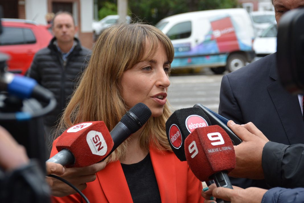 “Lo que hay que erradicar son las violencias de la cancha, no dejar de ir”, dijo la ministra del área, Laura Stratta.